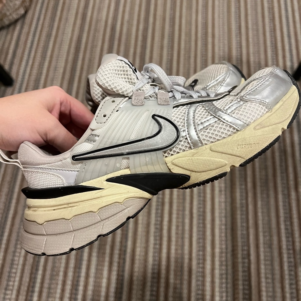 Nike v2k sneakers